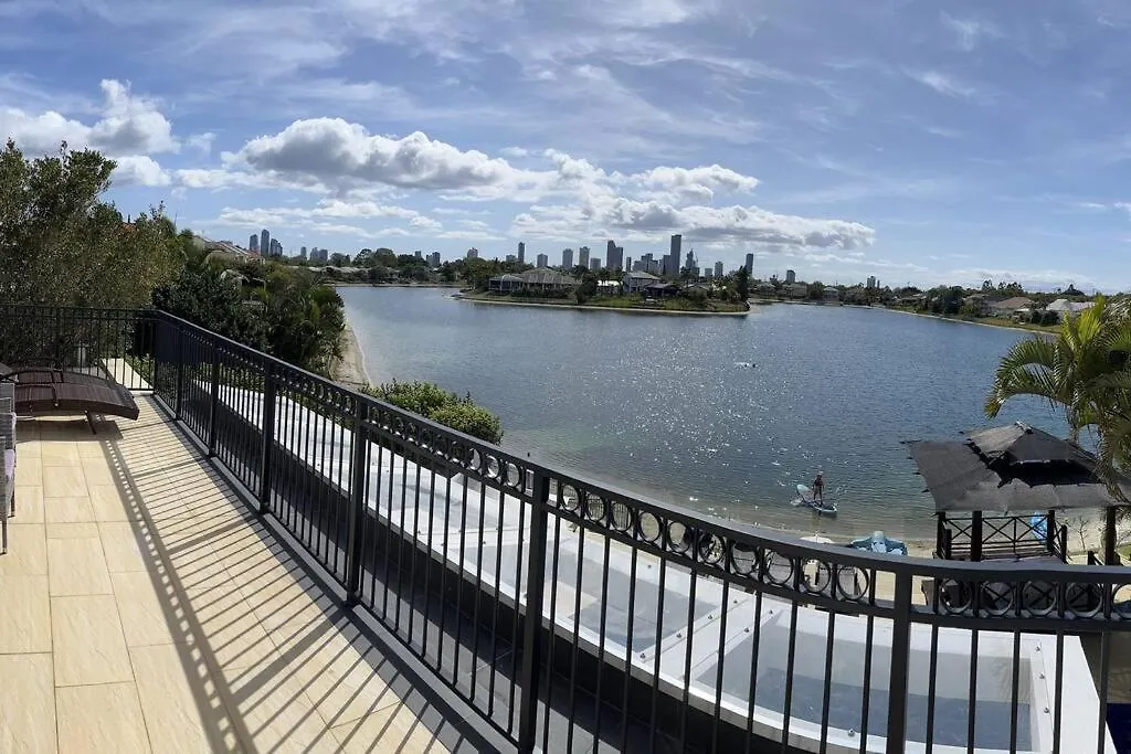 Broadbeach Waterfront - Gold Coast Winner! Casa de Férias